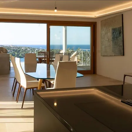 Dea Overlooking The Harbor Of Villa