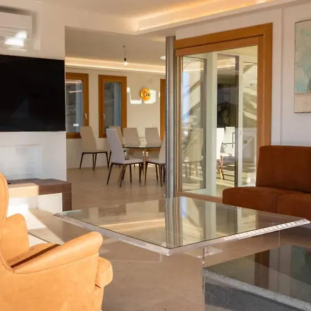 Villa Dea Overlooking The Harbor Of Porto Cervo