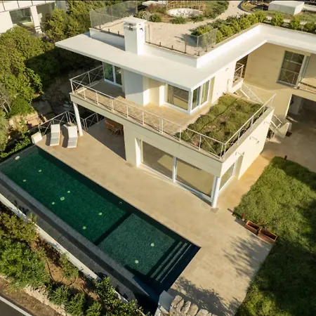 Villa Dea Overlooking The Harbor Of Porto Cervo