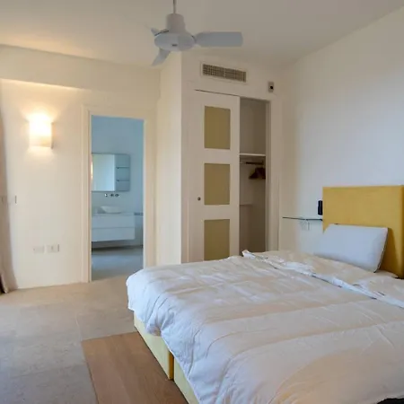 Villa Dea Overlooking The Harbor Of