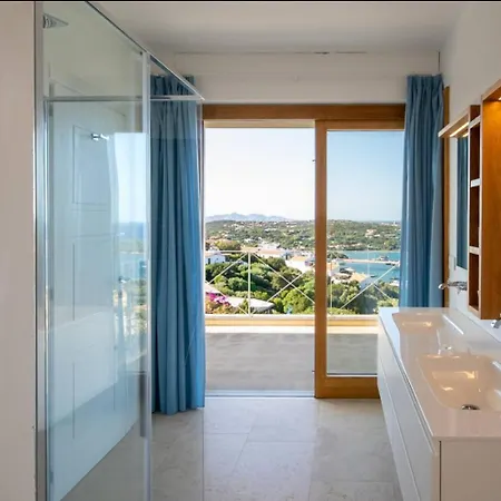 Dea Overlooking The Harbor Of Villa *