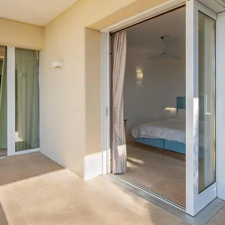 Dea Overlooking The Harbor Of Villa *