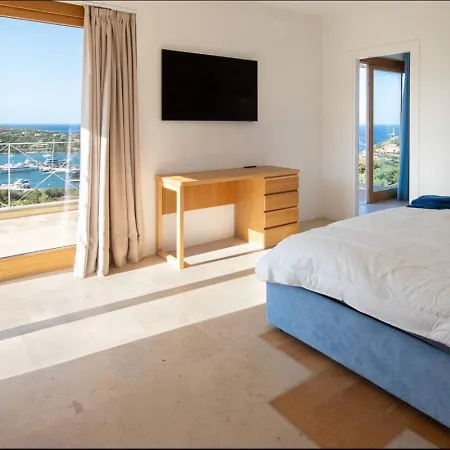 Dea Overlooking The Harbor Of Villa *